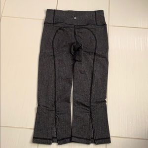 Lululemon black gather & grow crops